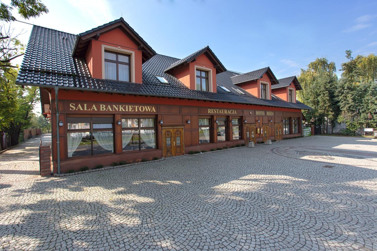 Hotel Roza Kamieniec Wroclawski Esterno foto