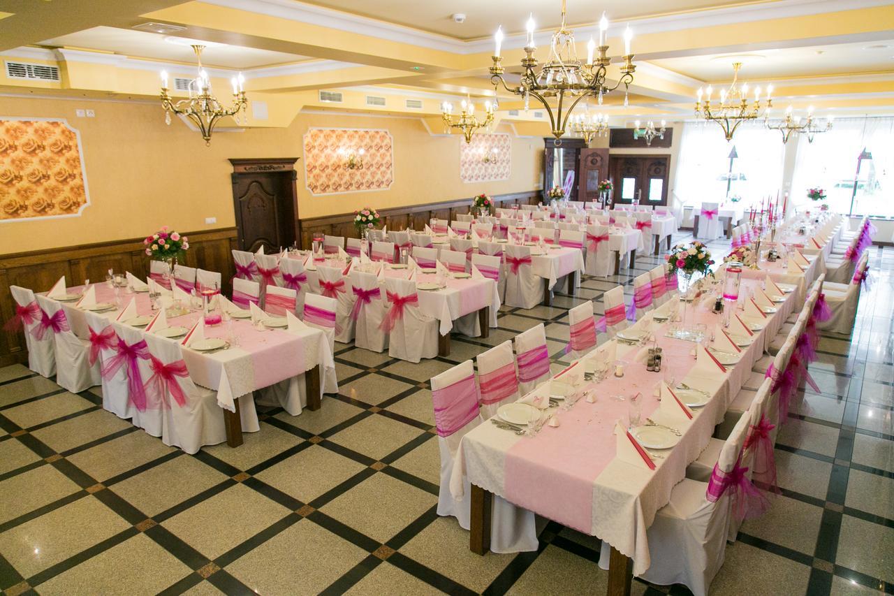 Hotel Roza Kamieniec Wroclawski Esterno foto