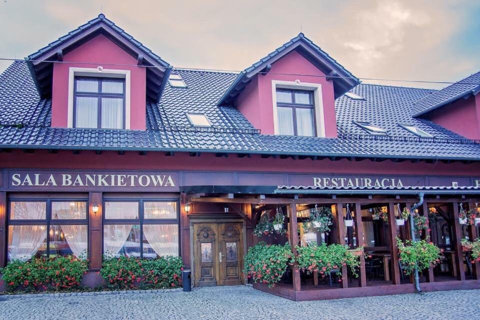 Hotel Roza Kamieniec Wroclawski Esterno foto